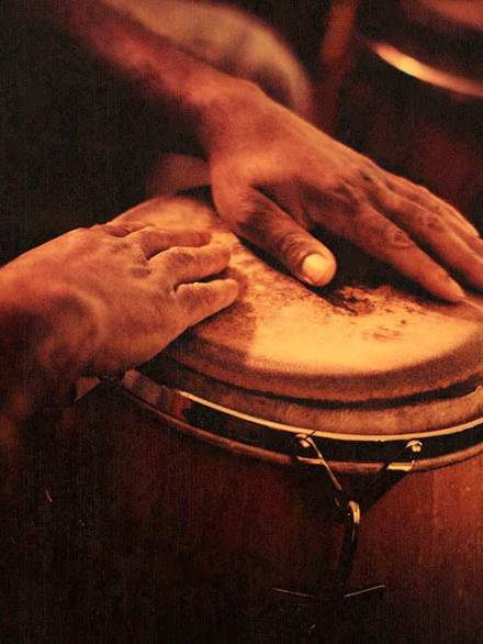 nuestra-historia-se-lee-al-ritmo-de-la-salsa-portada